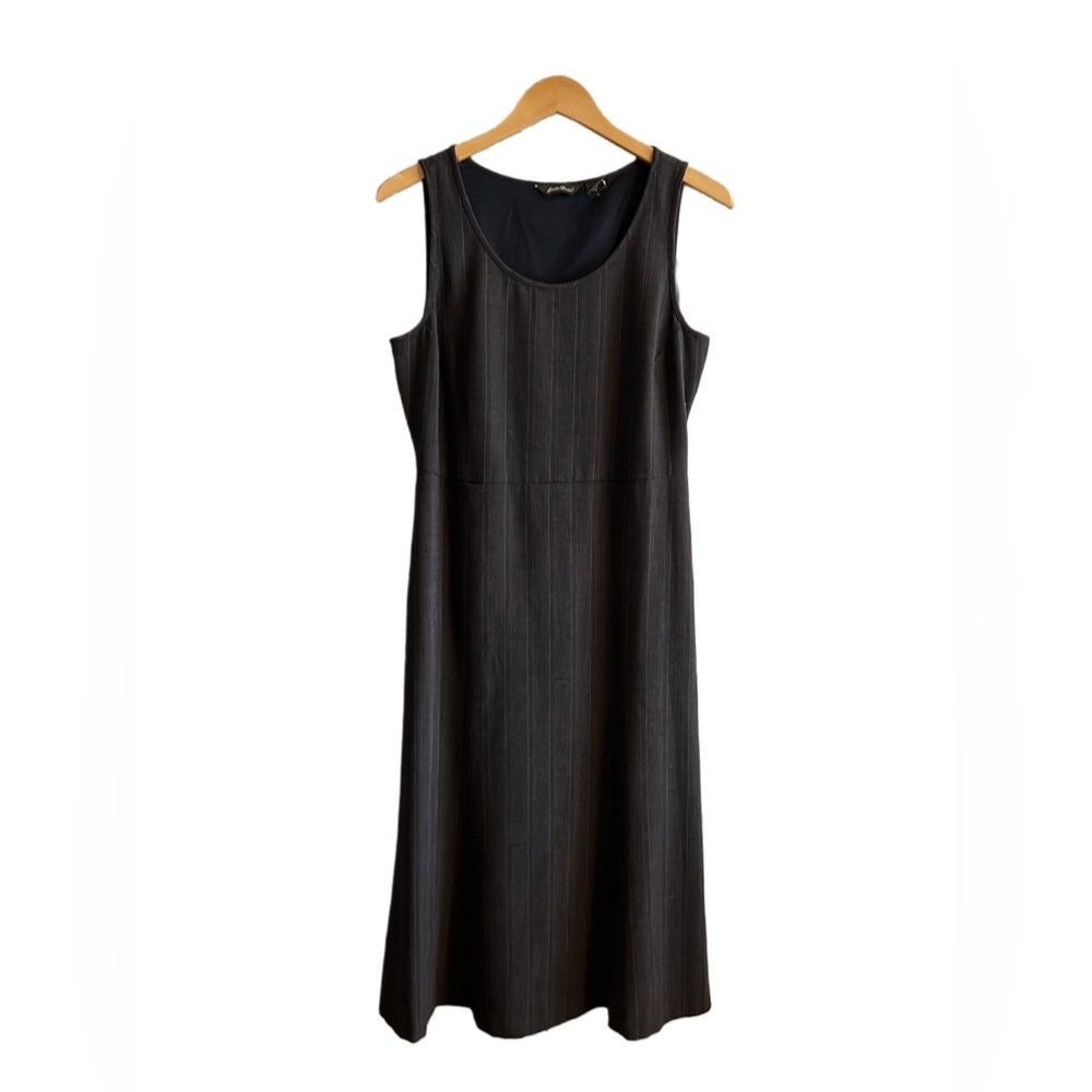 Women’s Eddie Bauer sleeveless grey pen, stripe dress size 8 tall